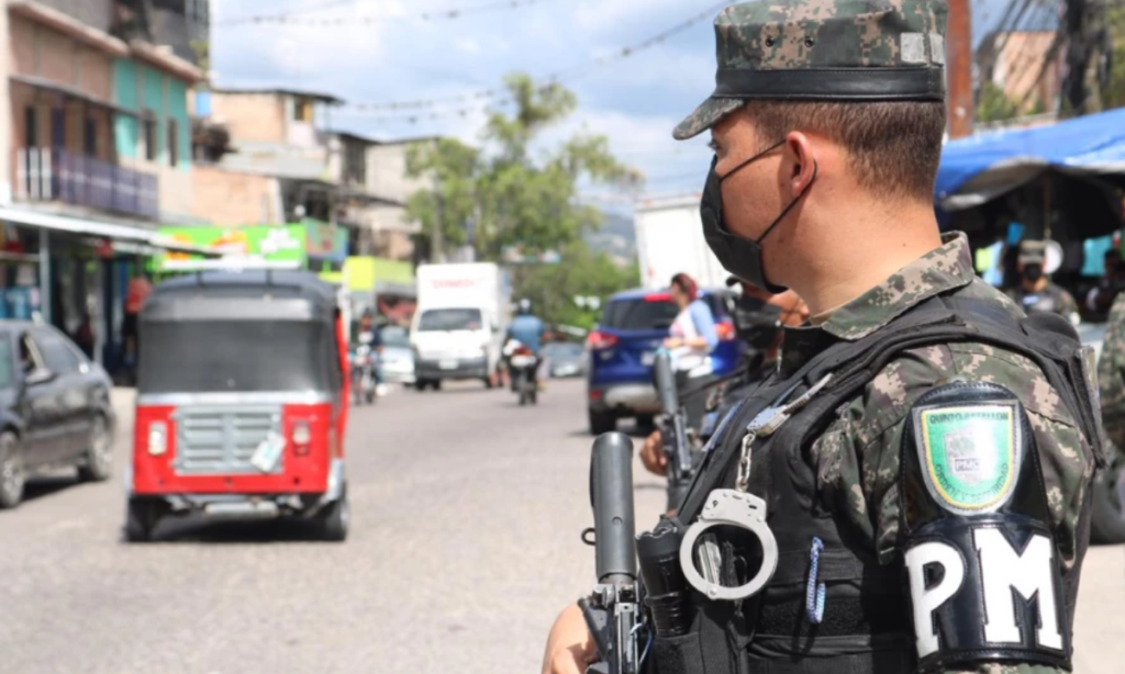 La militarización se agudiza en una Honduras sin estrategias claras de