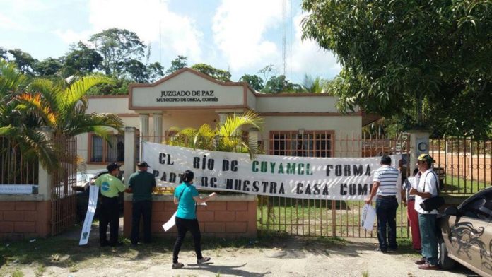 La agonía del Río Cuyamel y las mujeres que quieren evitar que muera