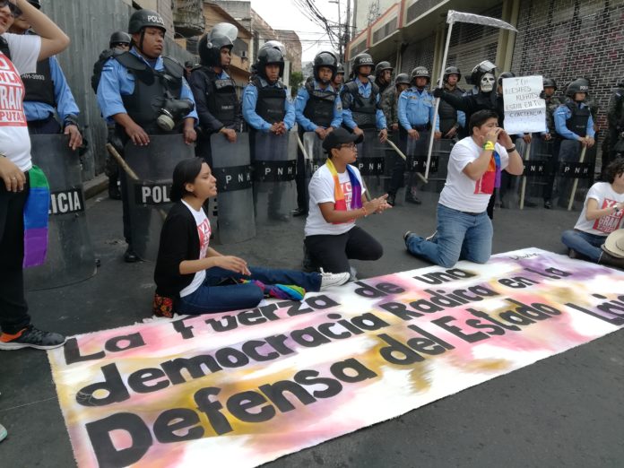 Mujeres y feministas hondureñas se movilizan en su día y demandan respeto a sus derechos humanos