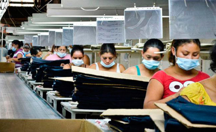 Una burla: aumento salarial de casi 24 dólares a trabajadores de la maquila en Honduras